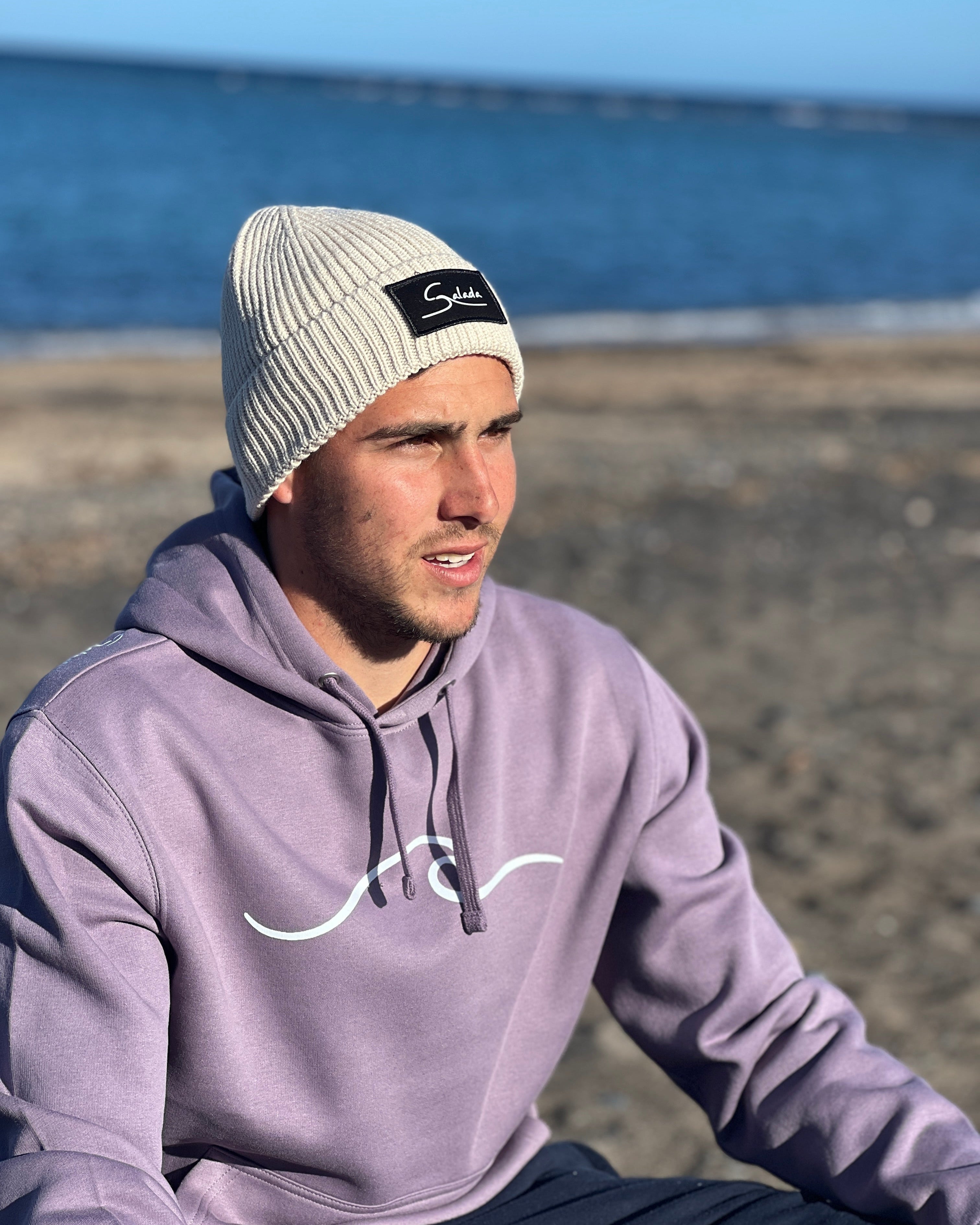 Gorro pasamontañas beige con parche